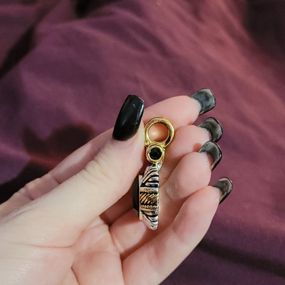 Silver & gold tone vintage pendant black stone - Picture 3 of 5